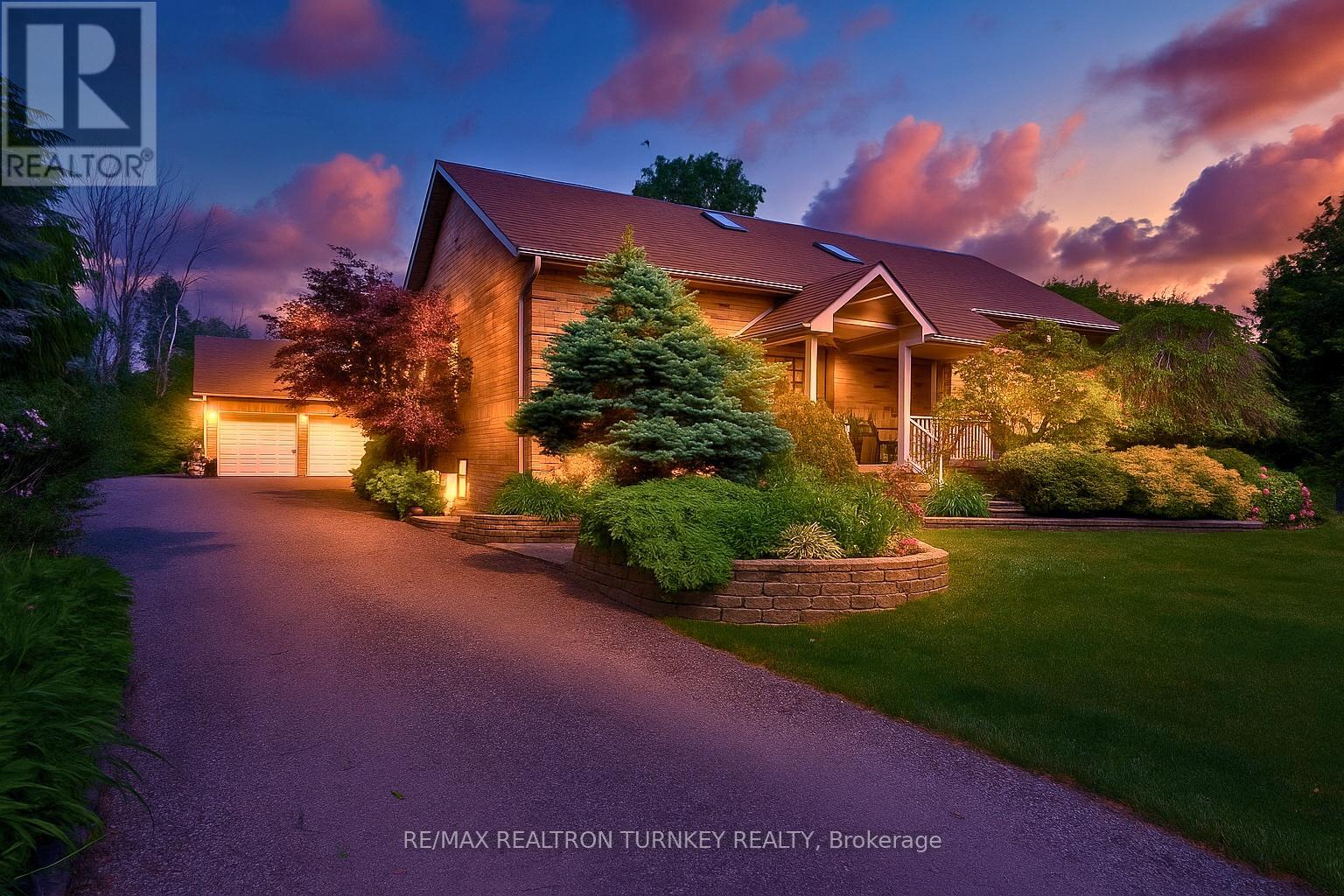 Property at 20173 BATHURST STREET image 1