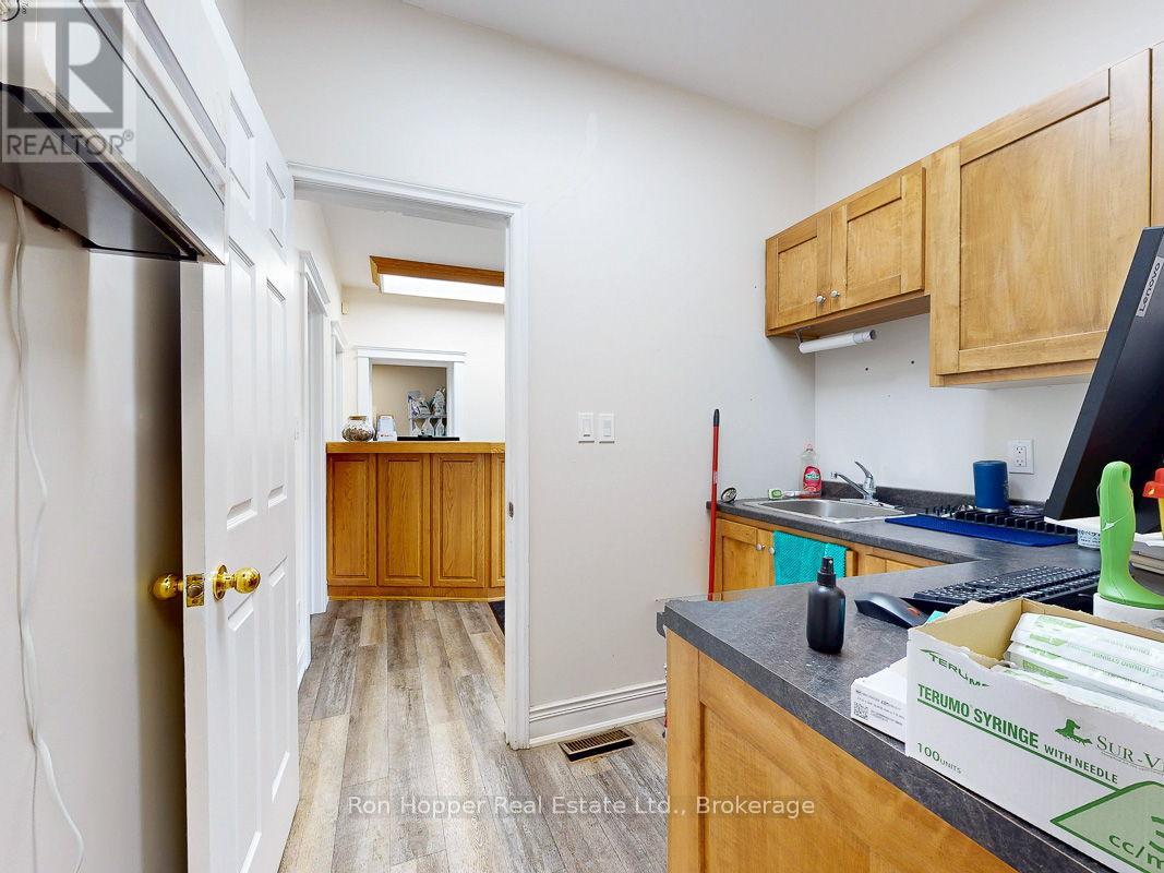 202421 Highway 21 N, Georgian Bluffs, Ontario  N4K 5N7 - Photo 14 - X12303135