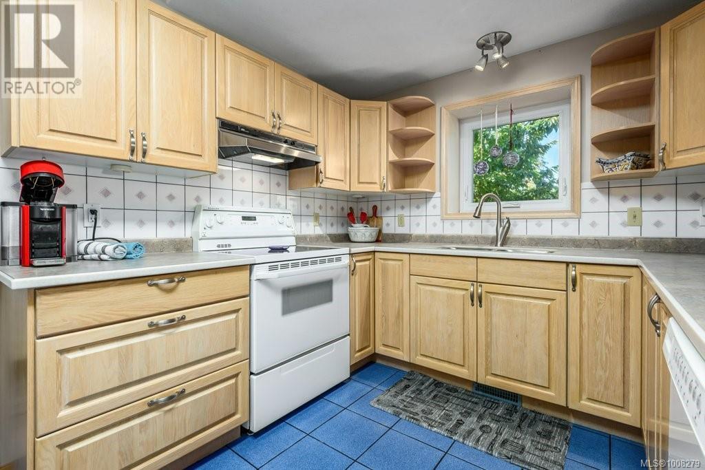 1755 Thorpe Ave, Courtenay, British Columbia  V9M 8M3 - Photo 22 - 1008279