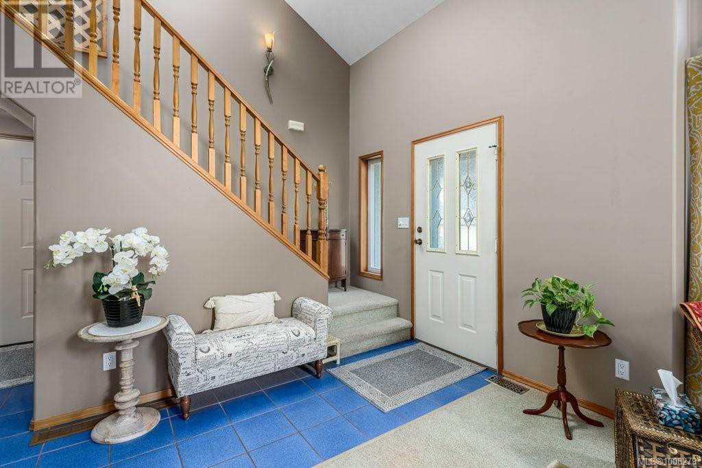 1755 Thorpe Ave, Courtenay, British Columbia  V9M 8M3 - Photo 2 - 1008279