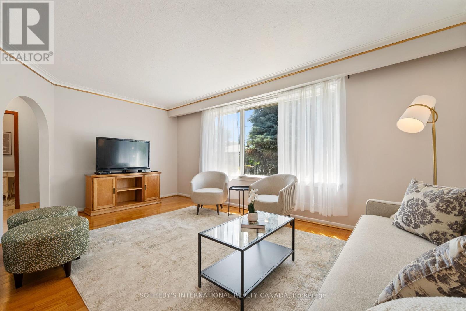 76 Lawnside Drive, Toronto, Ontario  M6L 1Z7 - Photo 10 - W12298256