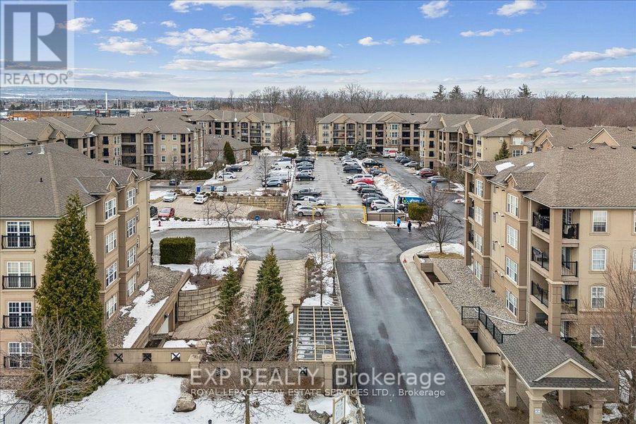 Property at 208 - 2035 APPLEBY LINE image 3