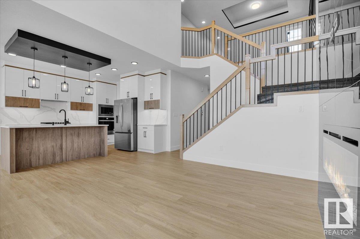Property at 12 EDGEFIELD WY image 4
