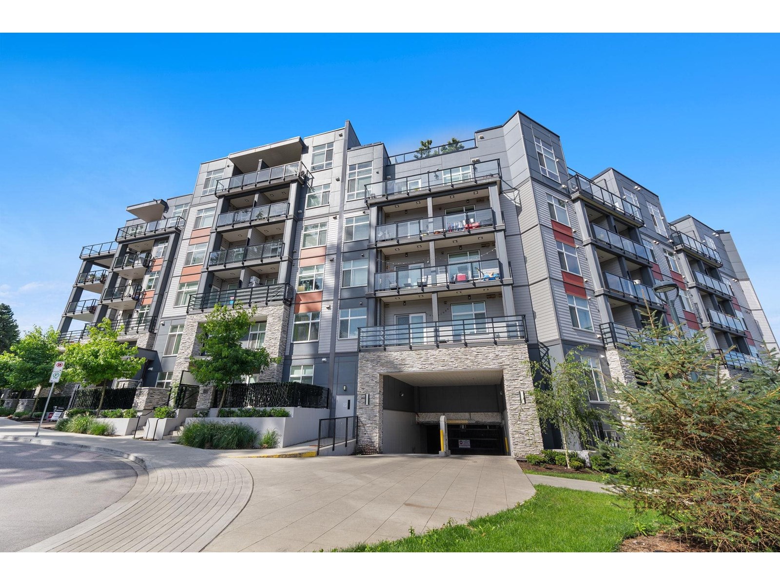 418 11077 RAVINE ROAD, Surrey, British Columbia