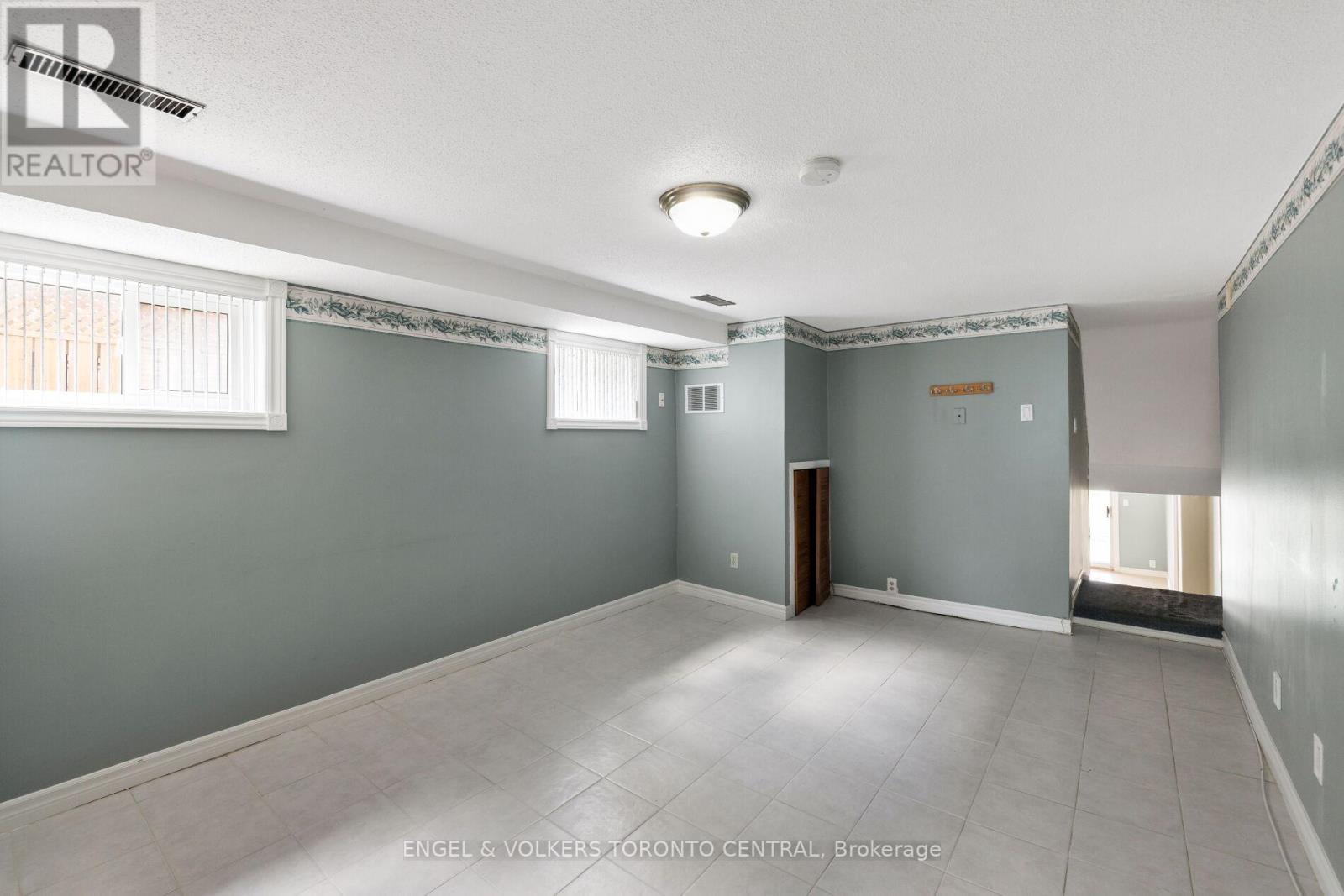 231 Shawnee Circle, Toronto, Ontario  M2H 2Y3 - Photo 34 - C12303116