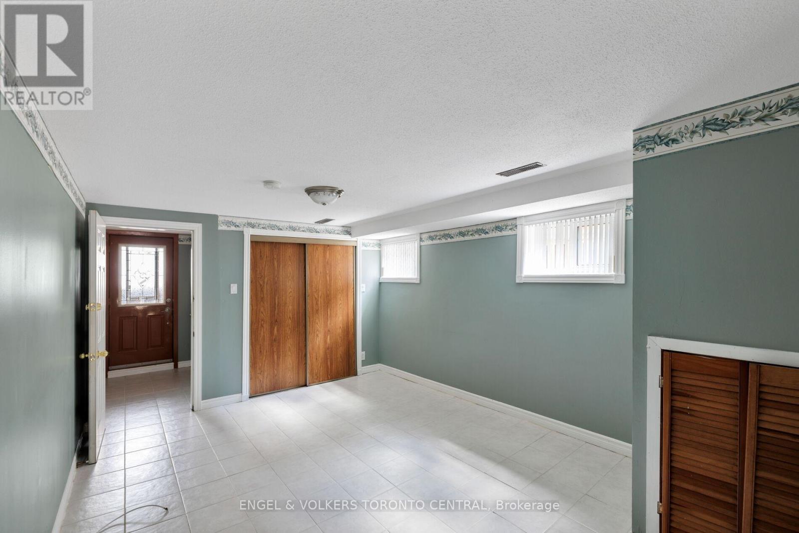 231 Shawnee Circle, Toronto, Ontario  M2H 2Y3 - Photo 35 - C12303116