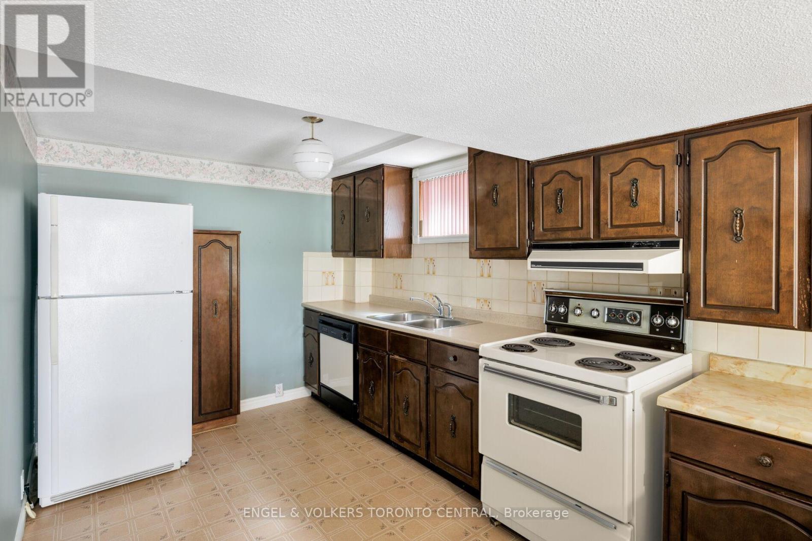 231 Shawnee Circle, Toronto, Ontario  M2H 2Y3 - Photo 37 - C12303116