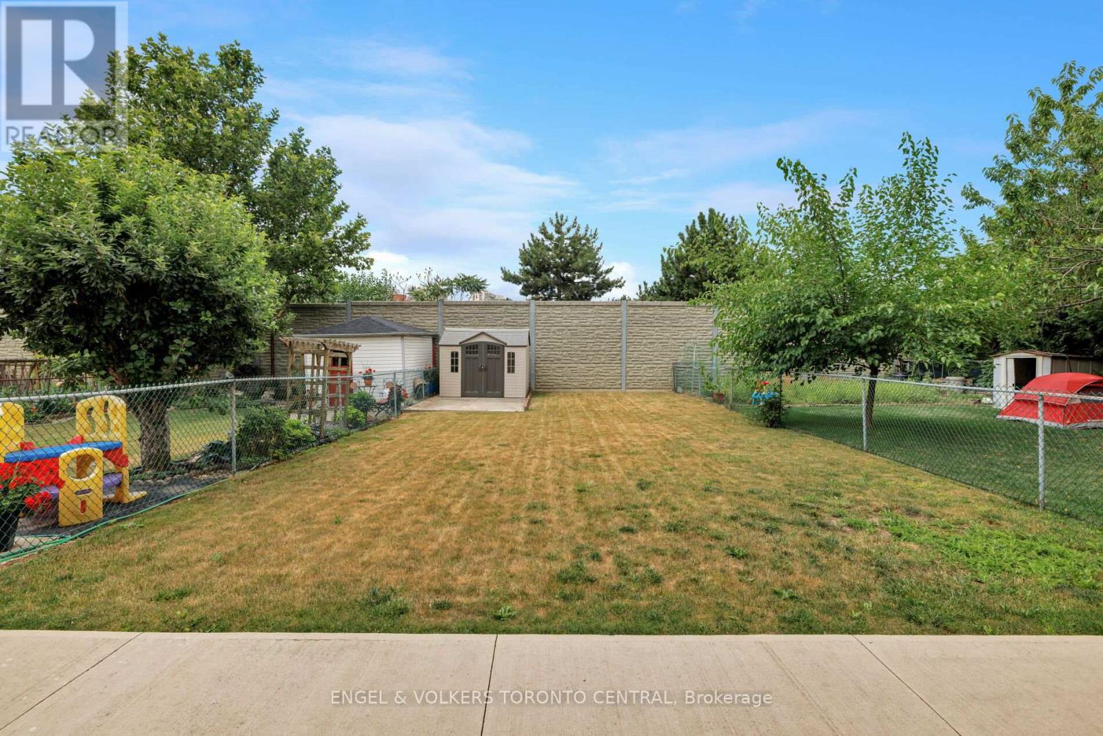 231 Shawnee Circle, Toronto, Ontario  M2H 2Y3 - Photo 44 - C12303116