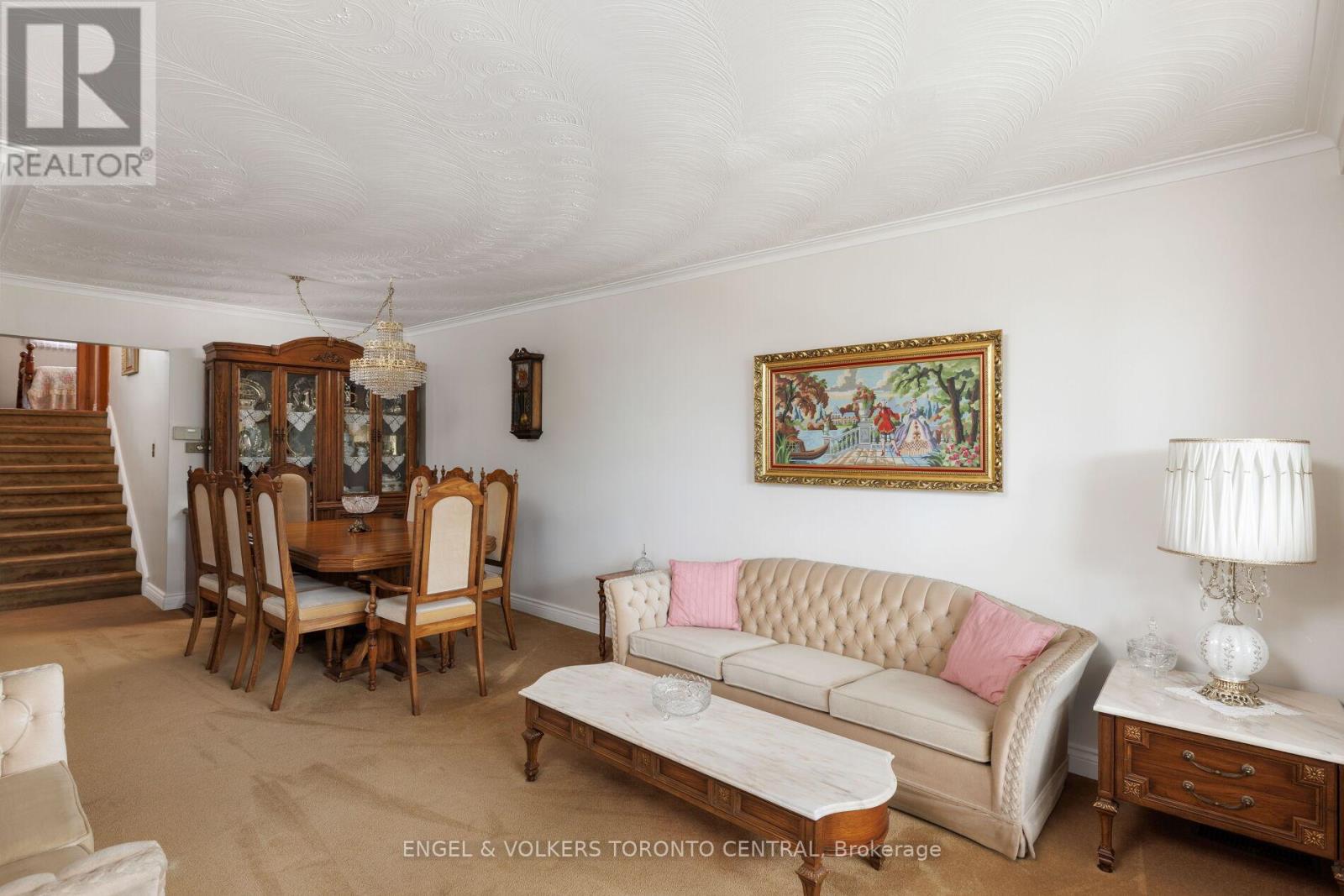 231 Shawnee Circle, Toronto, Ontario  M2H 2Y3 - Photo 6 - C12303116