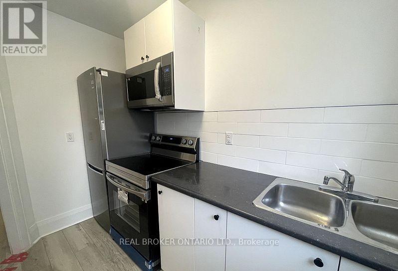 9 - 2 Broadway Avenue, Toronto, Ontario  M4P 1T4 - Photo 8 - C12303166