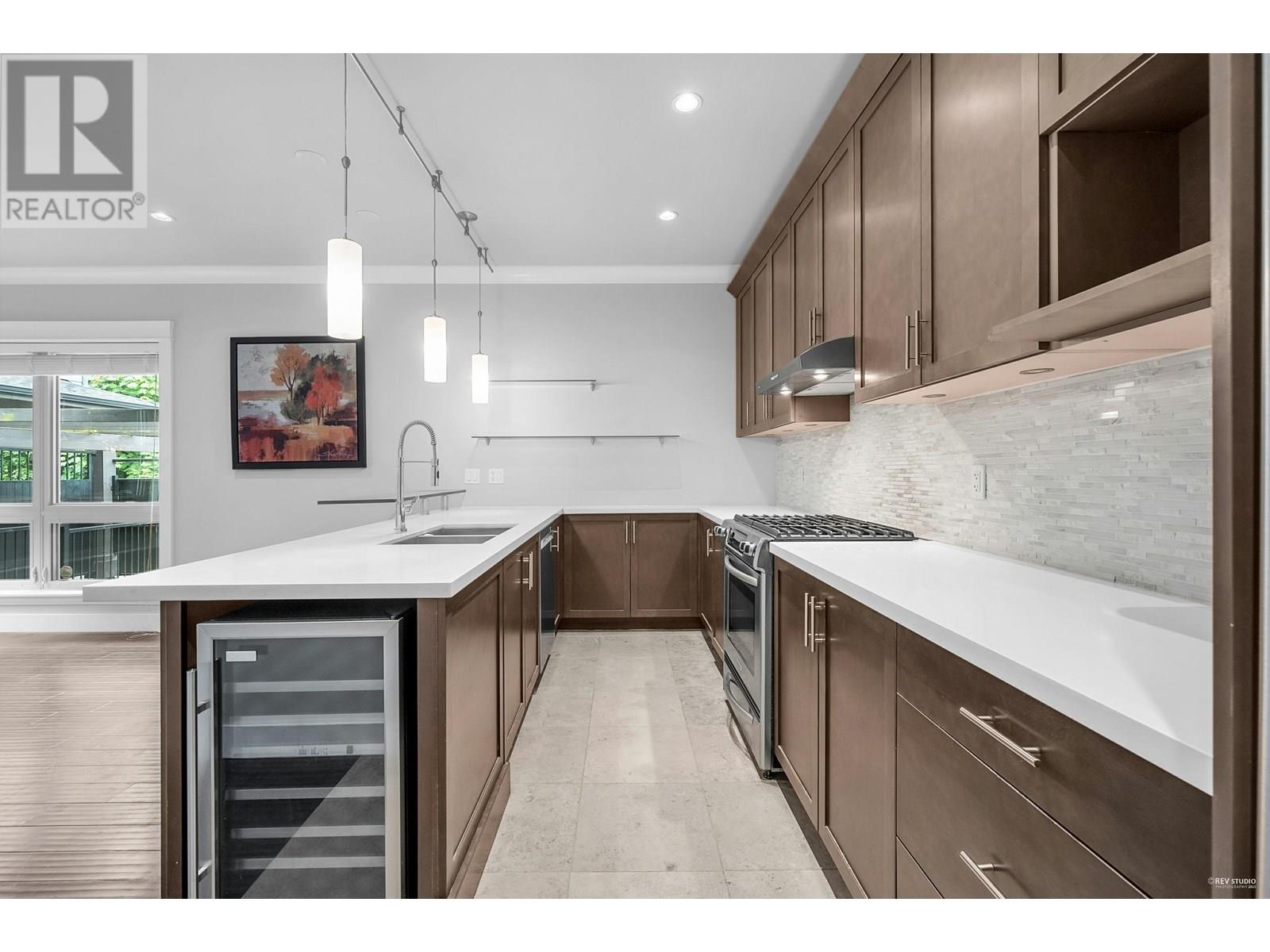 3 651 W 14th Street, North Vancouver, British Columbia  V7M 1R3 - Photo 9 - R3021520