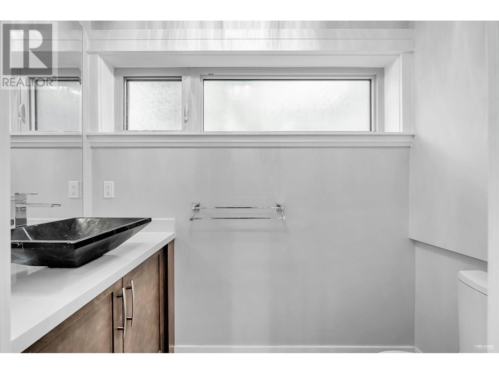 3 651 W 14th Street, North Vancouver, British Columbia  V7M 1R3 - Photo 23 - R3021520