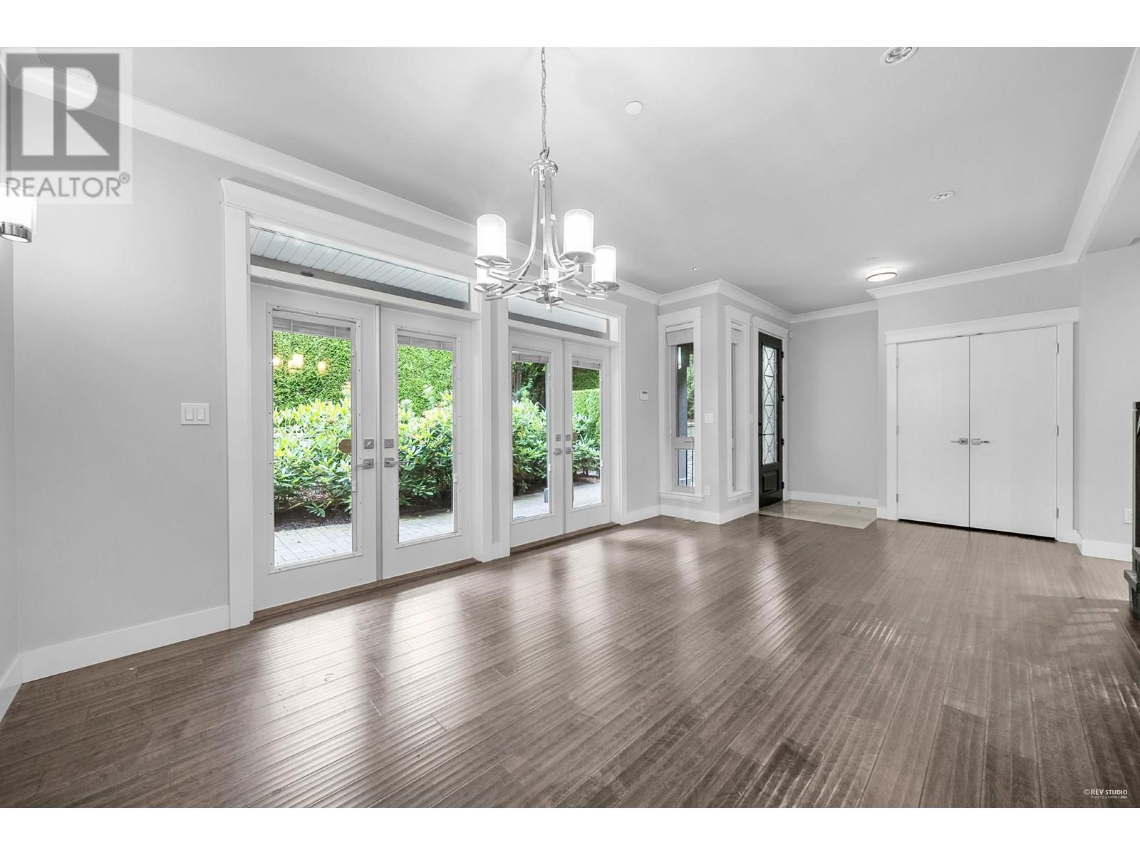 Property at 3 651 W 14TH STREET image 4