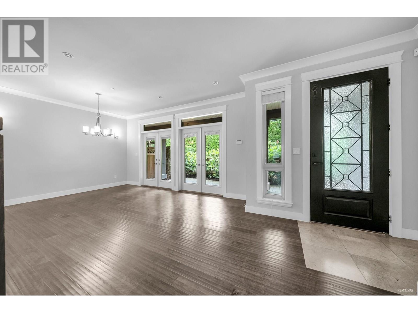 Property at 3 651 W 14TH STREET image 3
