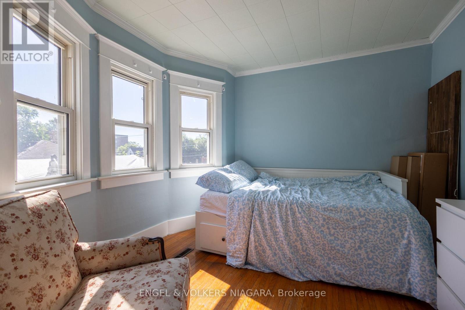 229 North Street N, Fort Erie, Ontario  L2A 3R9 - Photo 17 - X12303195