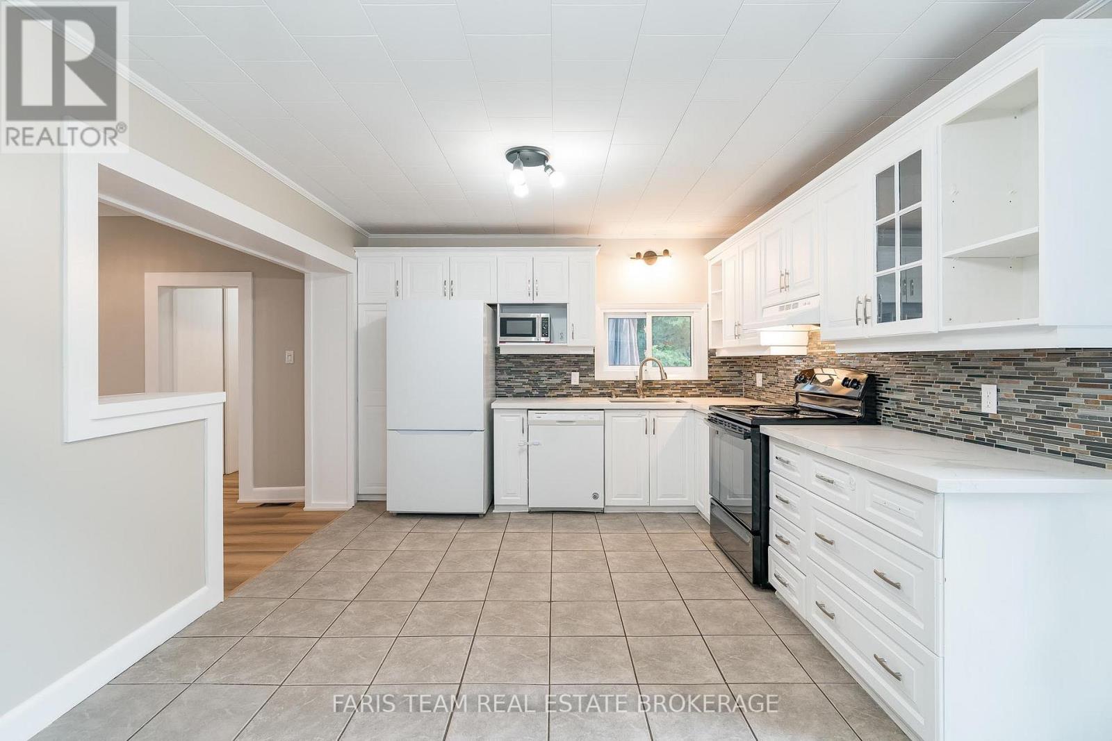 Property at 79 POYNTZ STREET image 5