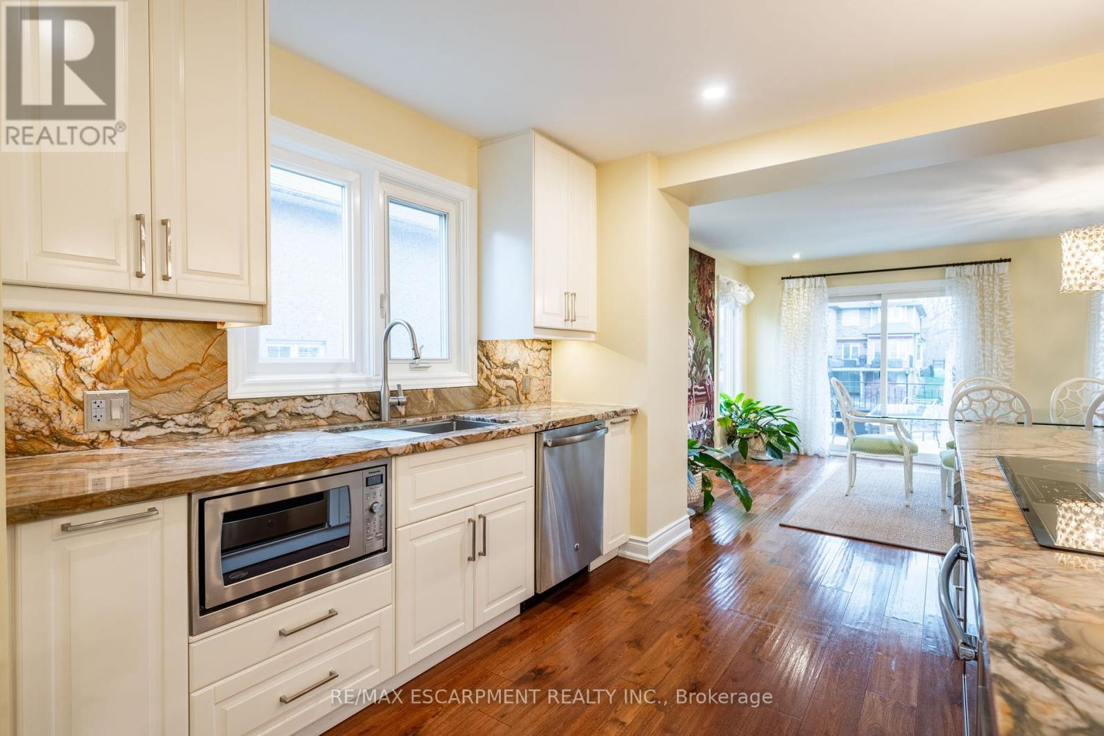 91 Edgewater Drive, Hamilton, Ontario  L8E 4Z2 - Photo 16 - X12035110