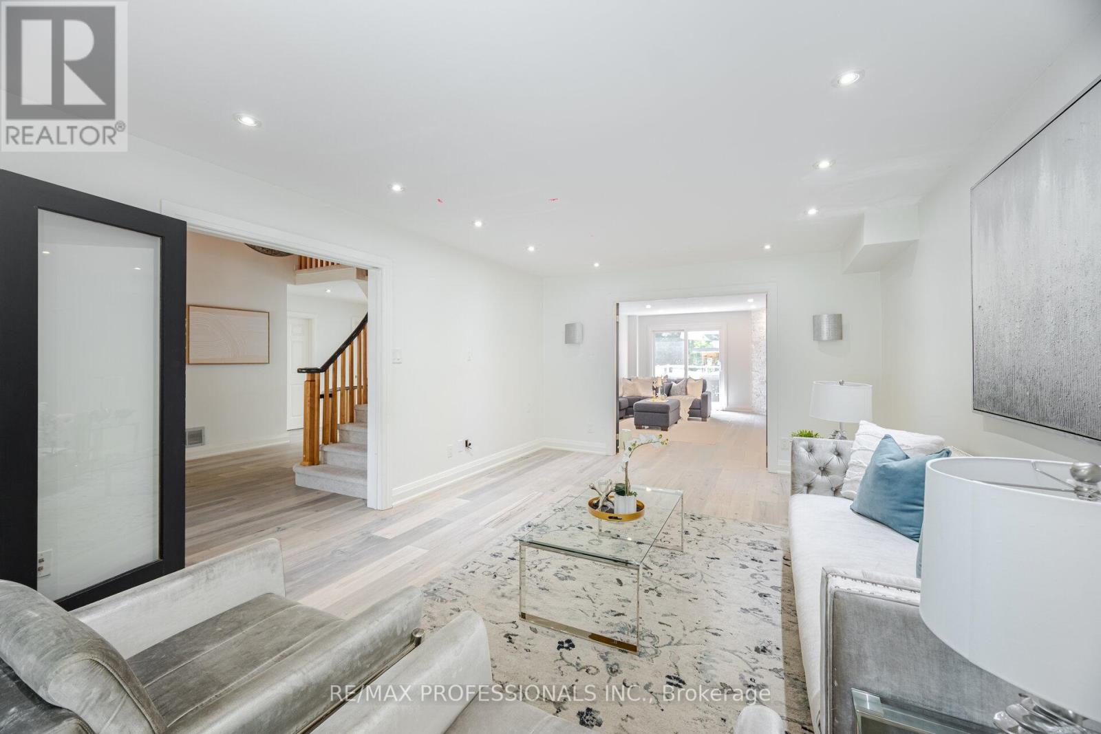 20 Wadsworth Circle, Brampton, Ontario  L6Z 1W7 - Photo 8 - W12303044