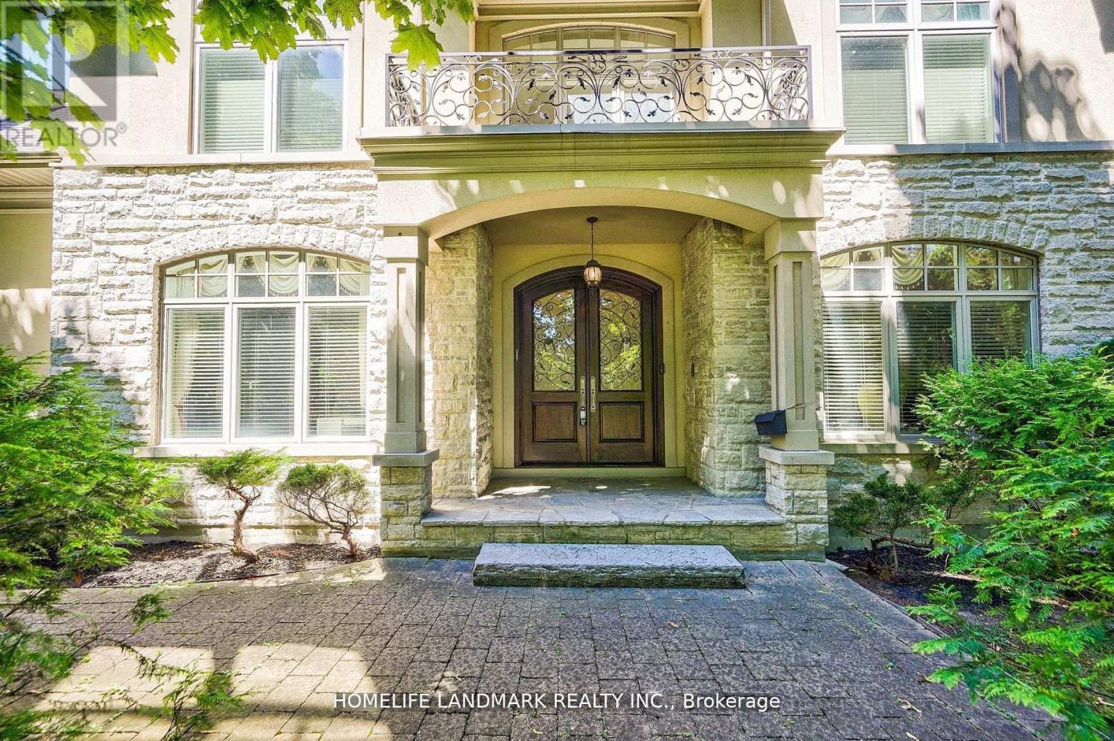 450 Meadow Wood Road, Mississauga, Ontario  L5J 2S3 - Photo 2 - W12303067