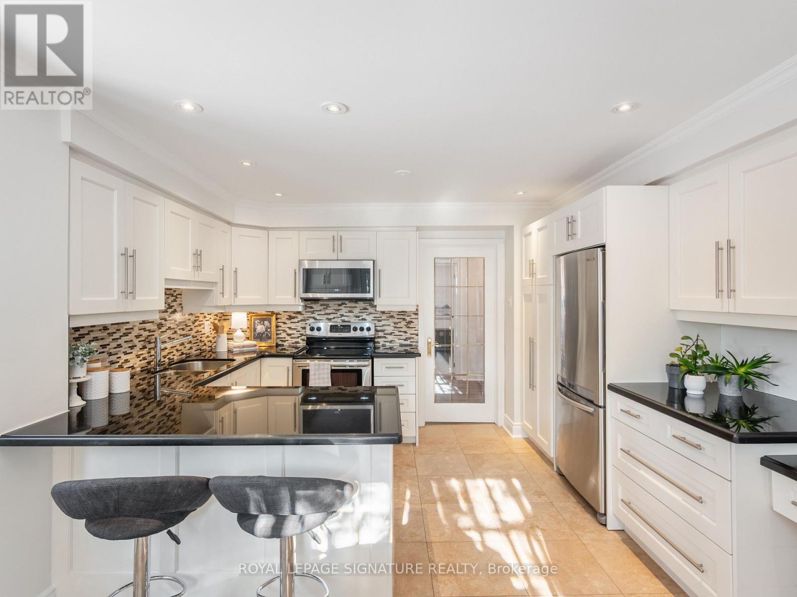 1376 Tecumseh Park Drive, Mississauga, Ontario  L5H 2W6 - Photo 14 - W12303144