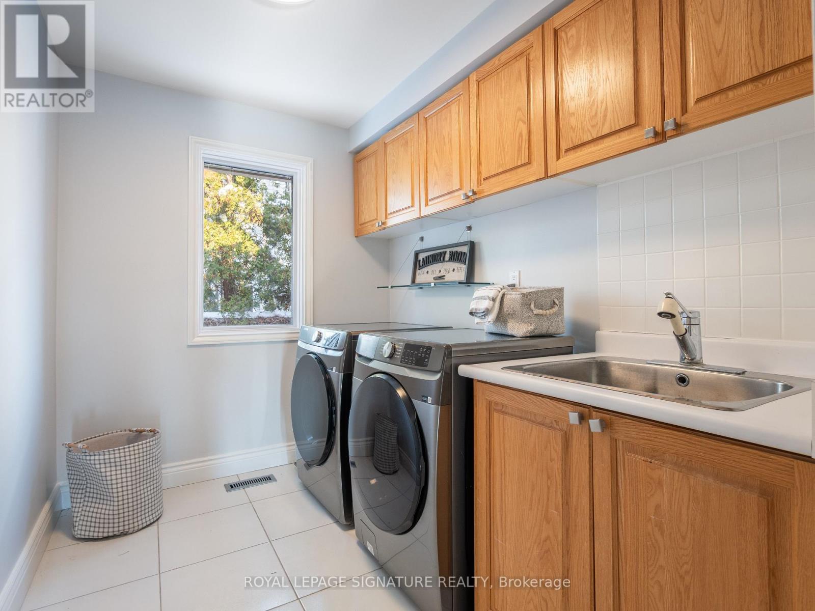 1376 Tecumseh Park Drive, Mississauga, Ontario  L5H 2W6 - Photo 15 - W12303144
