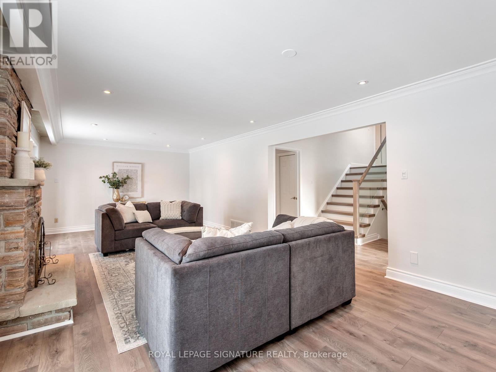 1376 Tecumseh Park Drive, Mississauga, Ontario  L5H 2W6 - Photo 18 - W12303144