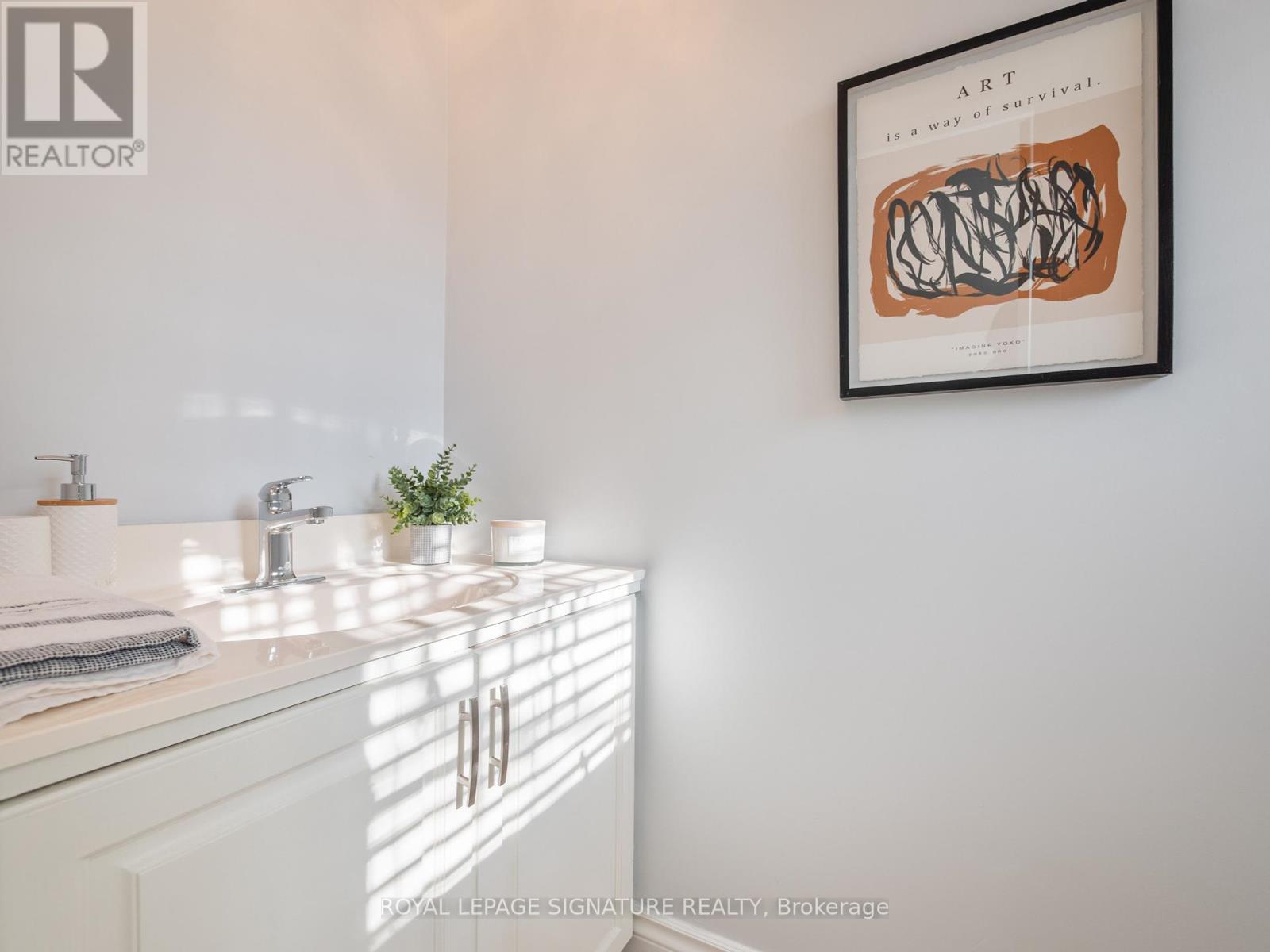 1376 Tecumseh Park Drive, Mississauga, Ontario  L5H 2W6 - Photo 19 - W12303144