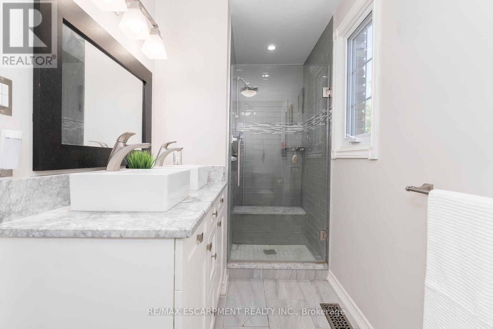 436 Goodram Drive, Burlington (Shoreacres), Ontario  L7L 2K1 - Photo 26 - W12303173