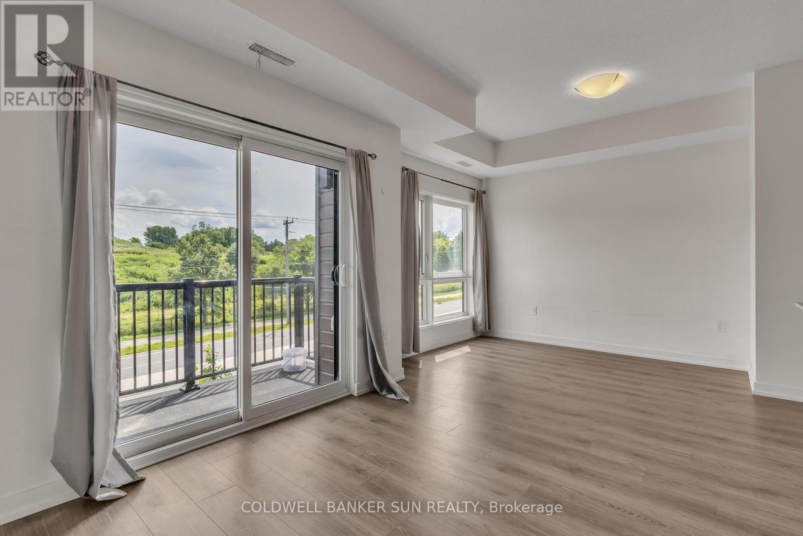 E12 - 20 Palace Street, Kitchener, Ontario  N2E 3R9 - Photo 11 - X12303104