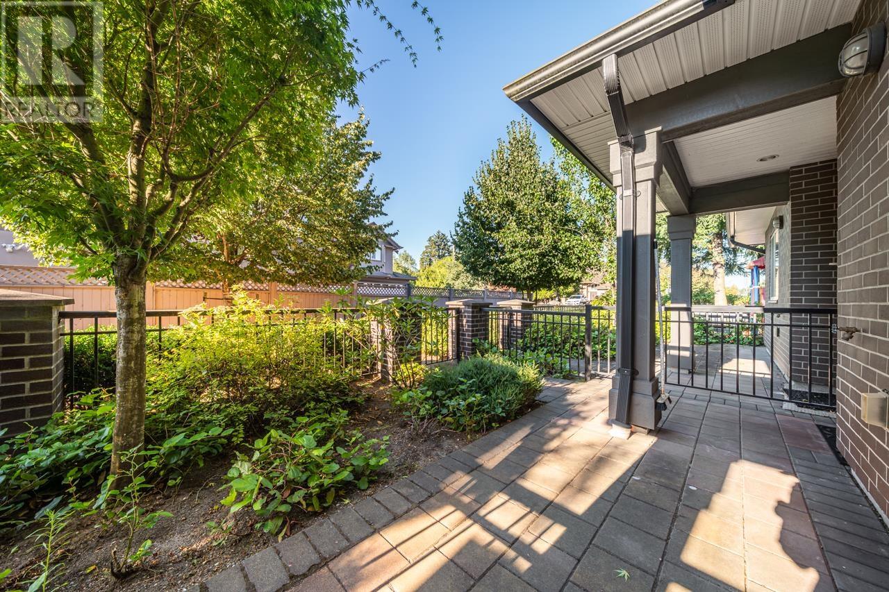 2 7691 Bridge Street, Richmond, British Columbia  V6Y 2S6 - Photo 5 - R3024345