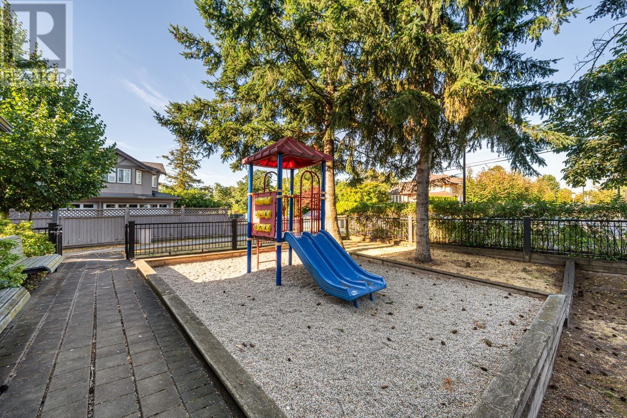 2 7691 Bridge Street, Richmond, British Columbia  V6Y 2S6 - Photo 6 - R3024345