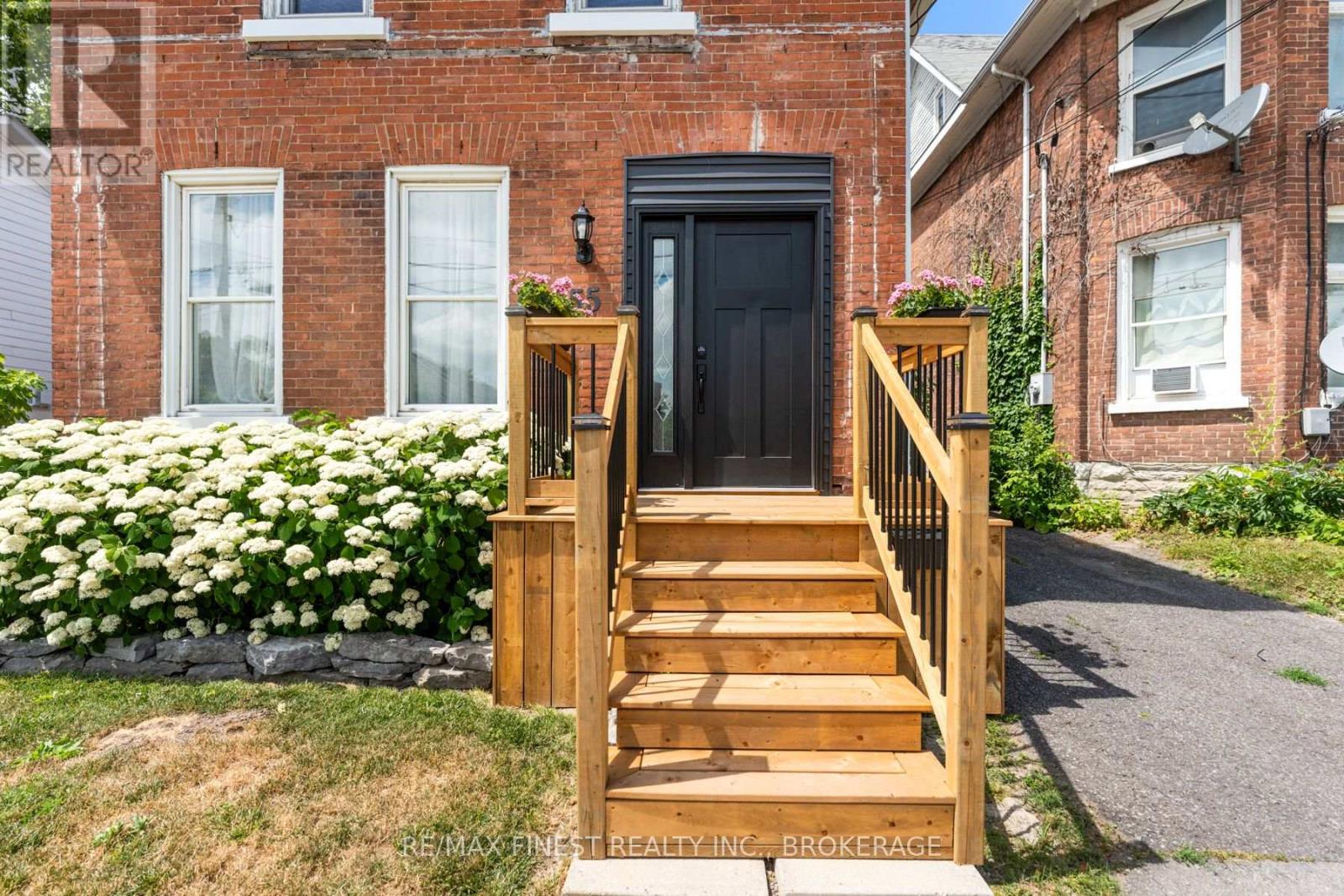 Property at 55 BRIDGE STREET W image 4