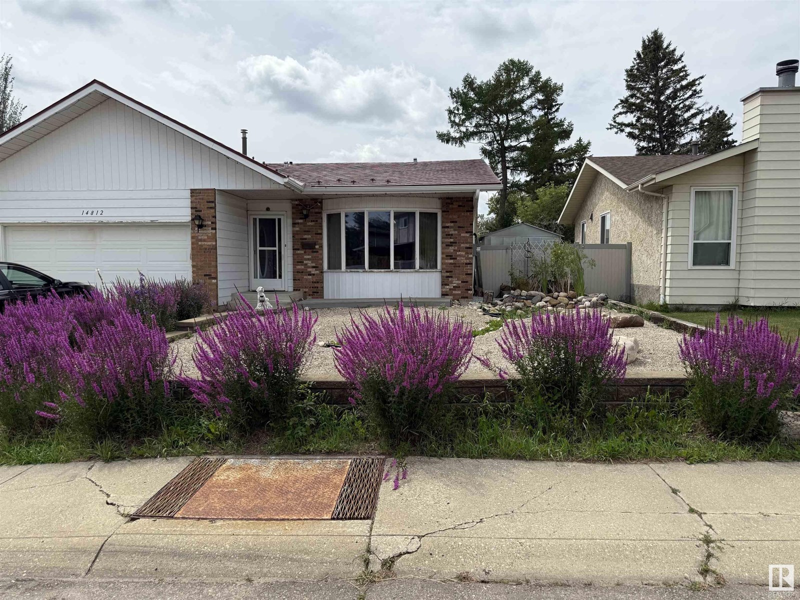 Property at 14812 56 ST NW image 2