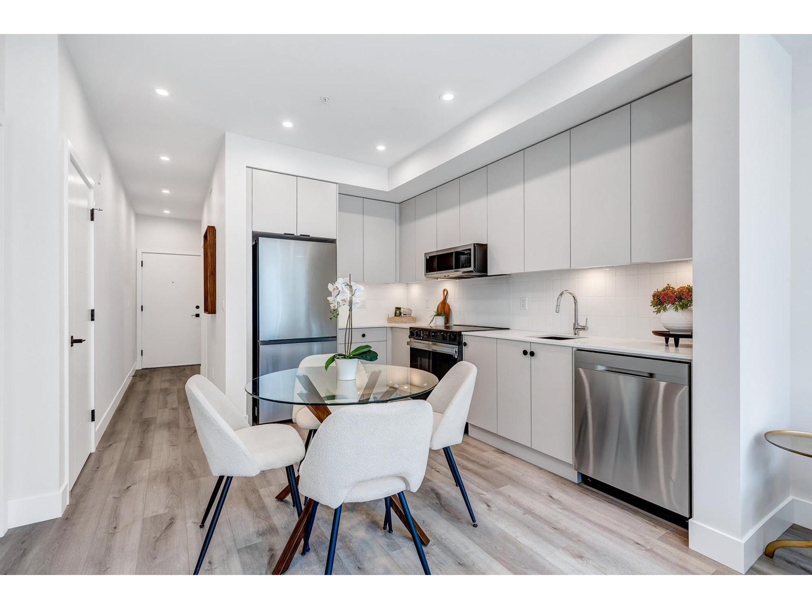 612 45497 Campus Drive, Garrison Crossing, Chilliwack, British Columbia V2R 6L8 - Photo 2 - R3025266