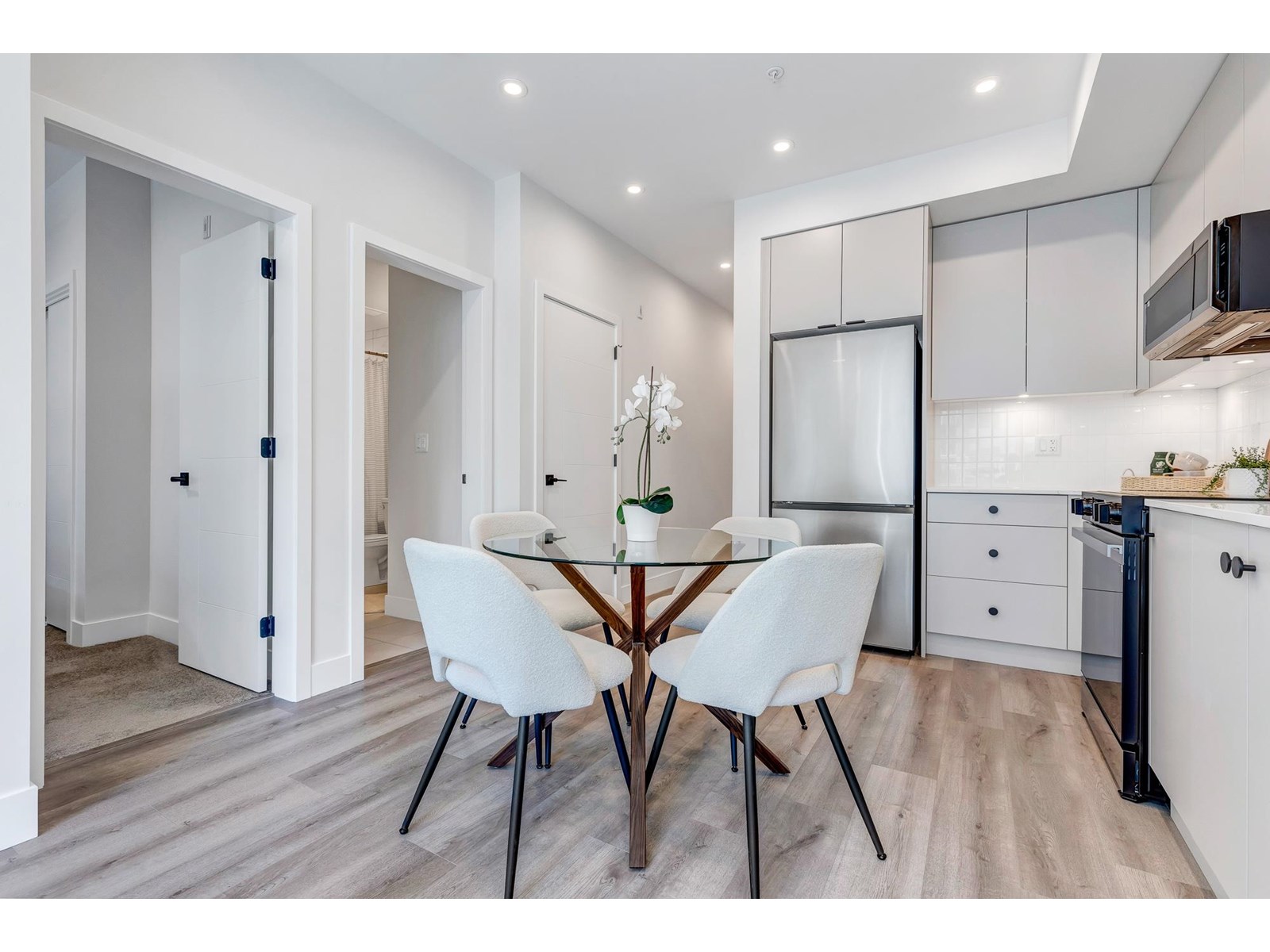 612 45497 Campus Drive, Garrison Crossing, Chilliwack, British Columbia V2R 6L8 - Photo 3 - R3025266