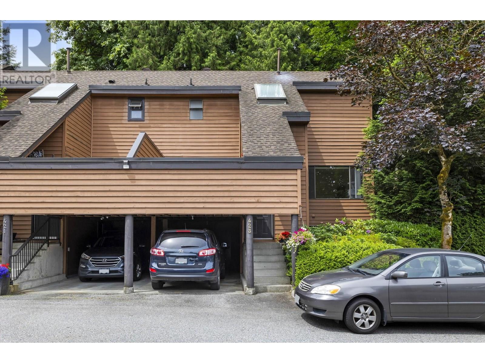 Property at 423 CAMBRIDGE WAY image 2