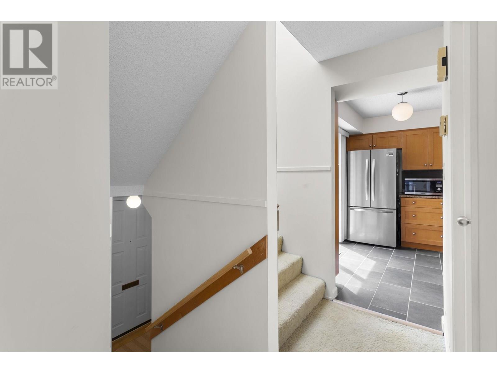 Property at 423 CAMBRIDGE WAY image 5