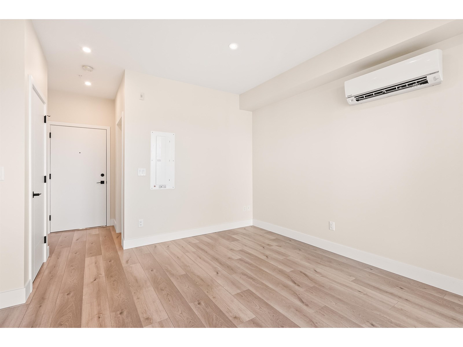 604 45497 Campus Drive, Garrison Crossing, Chilliwack, British Columbia V2R 6L8 - Photo 5 - R3025244