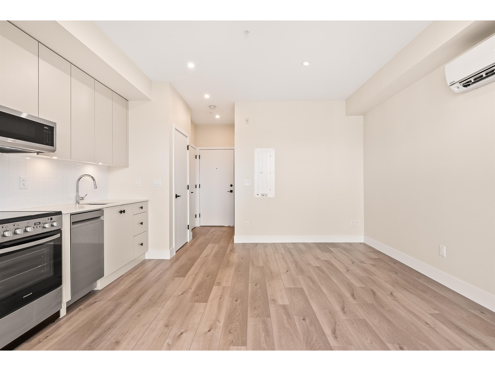 604 45497 Campus Drive, Garrison Crossing, Chilliwack, British Columbia V2R 6L8 - Photo 6 - R3025244