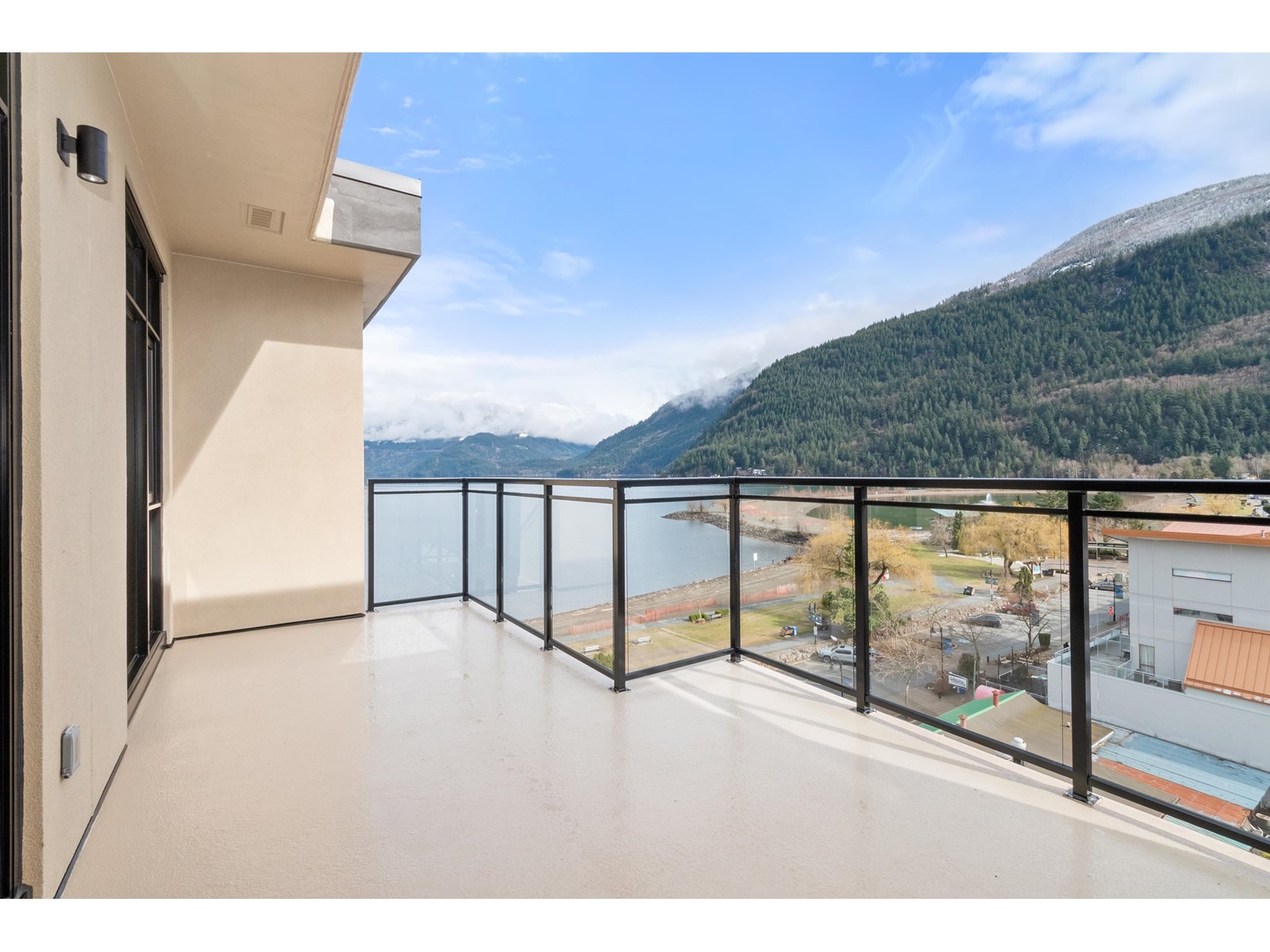 704 120 Esplanade Avenue, Harrison Hot Springs, Harrison Hot Springs, British Columbia  V0M 1K0 - Photo 25 - R3025502
