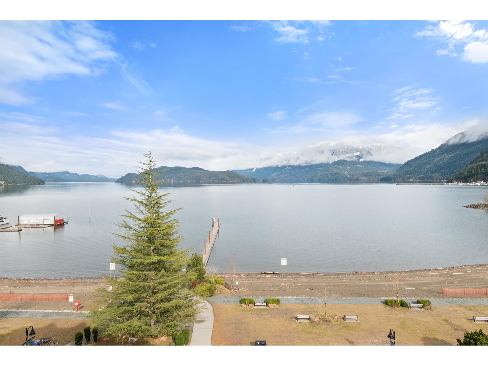 704 120 Esplanade Avenue, Harrison Hot Springs, Harrison Hot Springs, British Columbia  V0M 1K0 - Photo 2 - R3025502