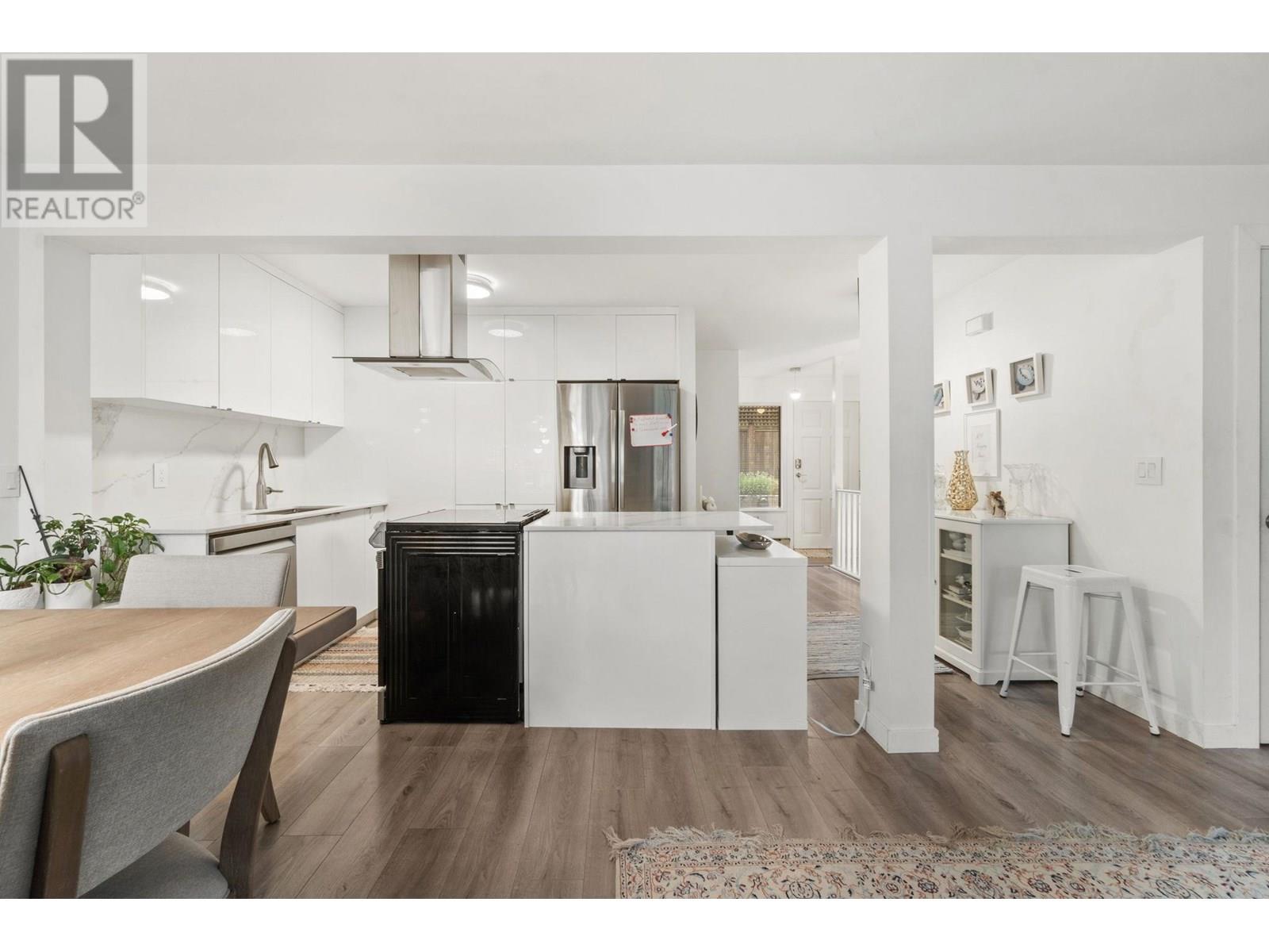 Property at 23 2133 ST. GEORGES AVENUE image 4
