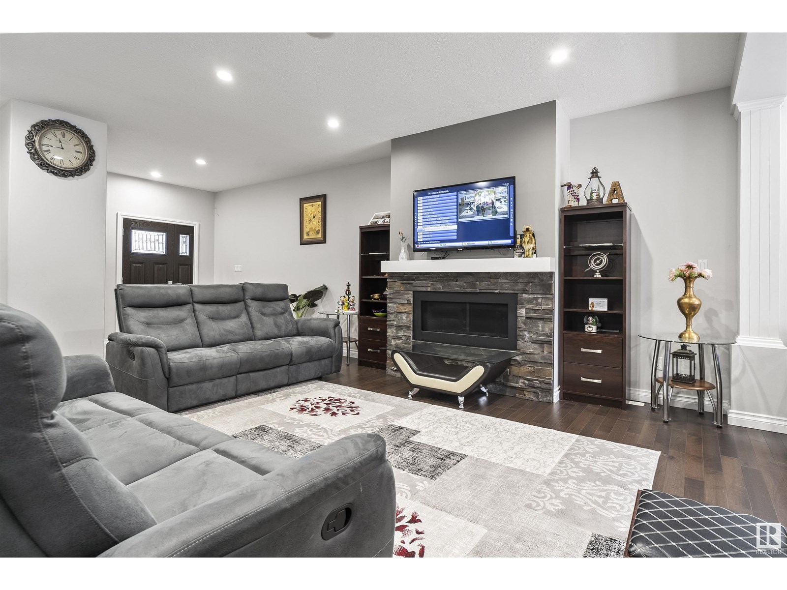 Property at 2228 22 ST NW image 4