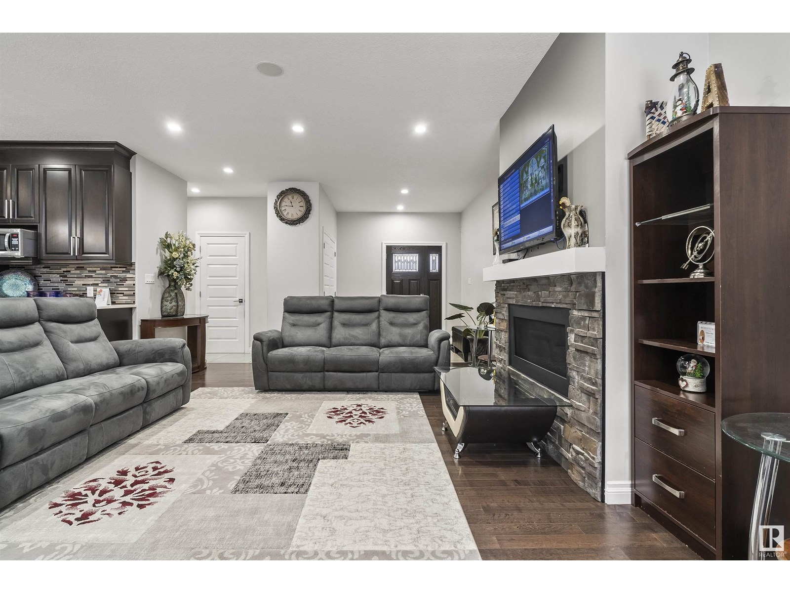 Property at 2228 22 ST NW image 5