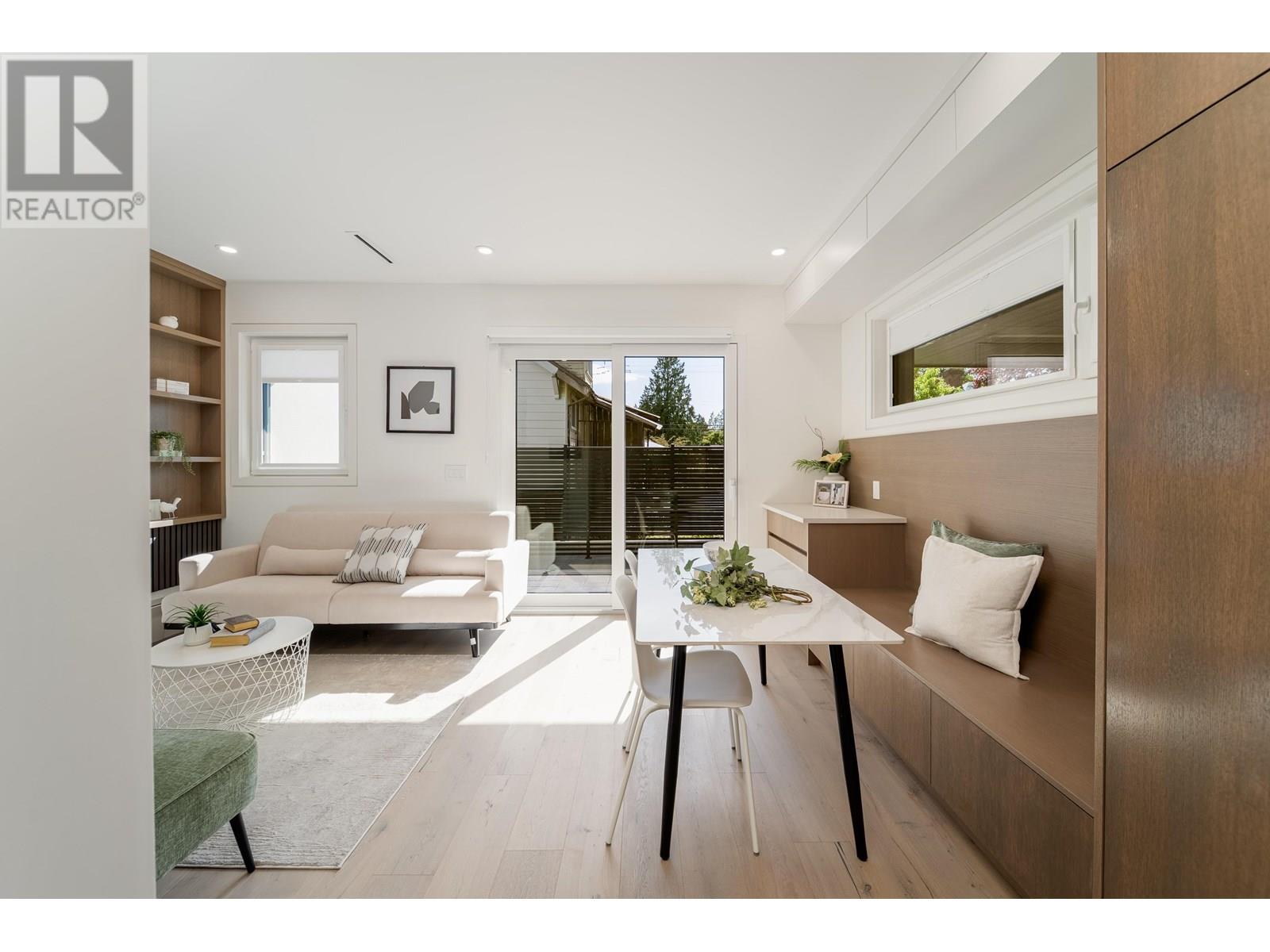 Property at 3 817 ST. ANDREWS STREET image 1