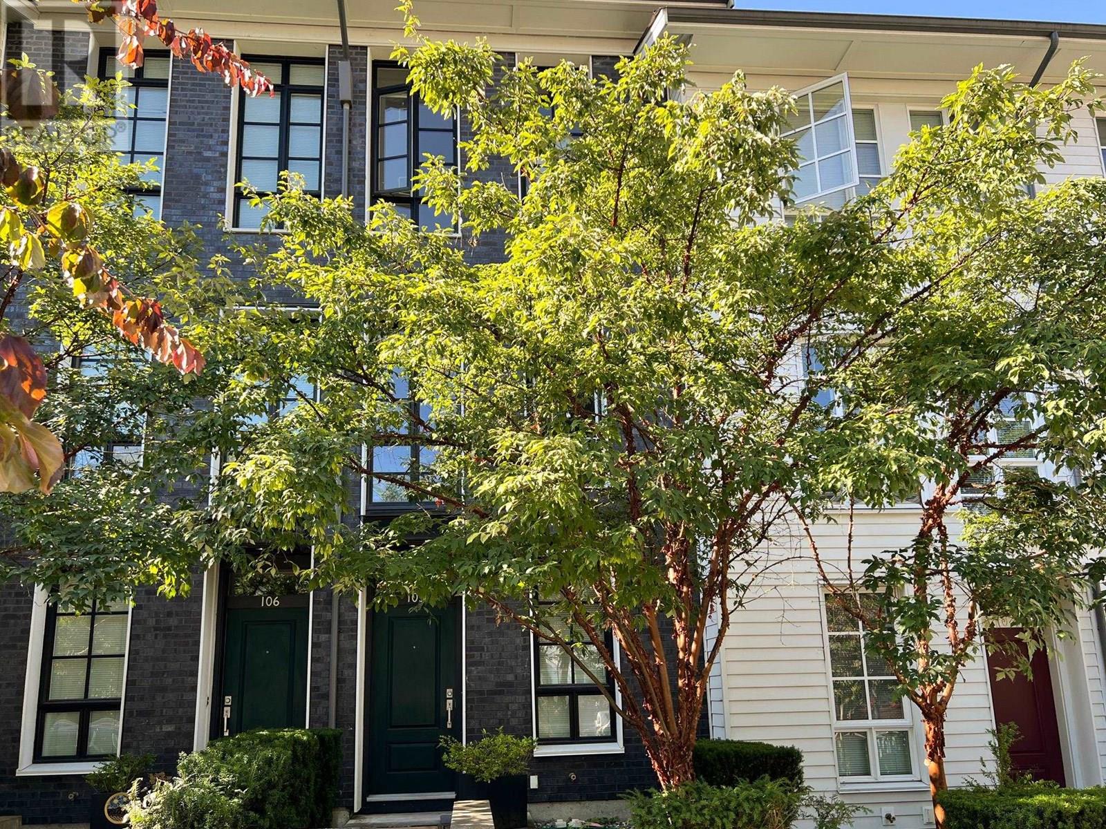 105 548 FOSTER AVENUE, Coquitlam, British Columbia