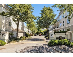 112 10320 156 STREET, Surrey, British Columbia