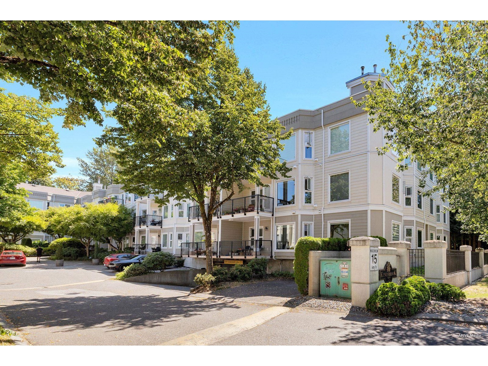 Property at 112 10320 156 STREET image 2