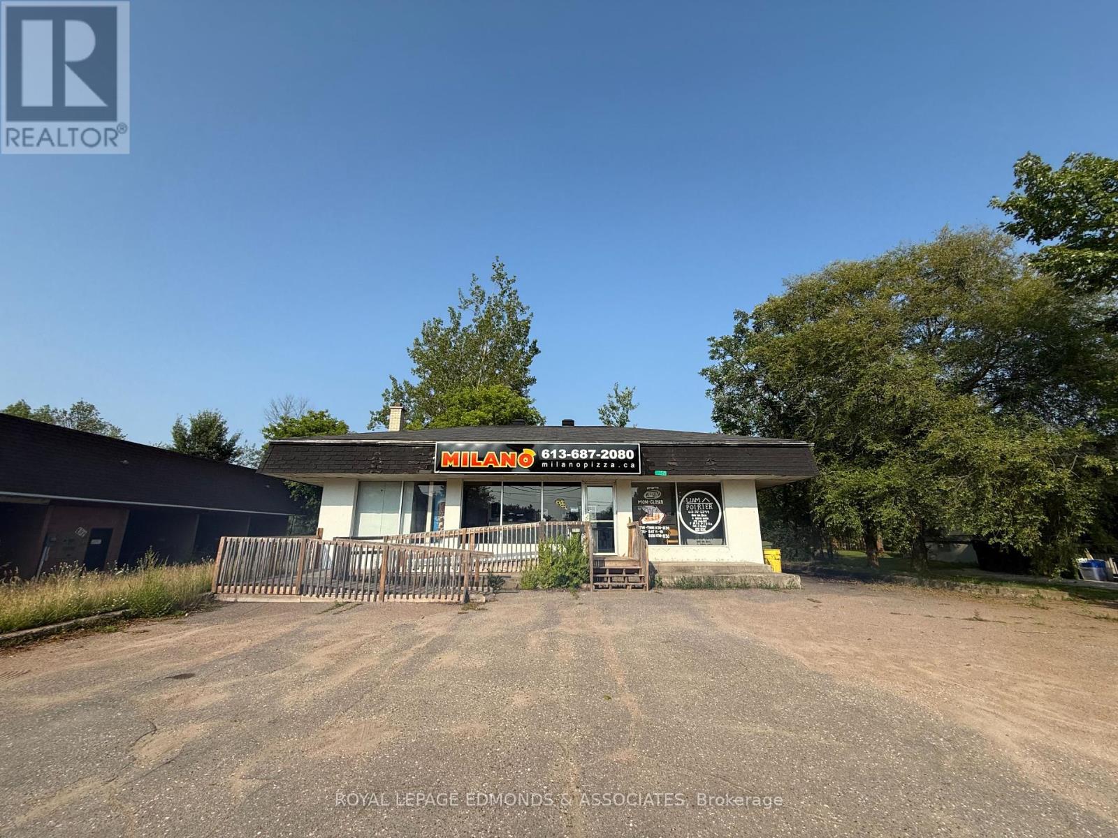 3515 Petawawa Boulevard, Petawawa, Ontario  K8H 1X1 - Photo 2 - X12303411