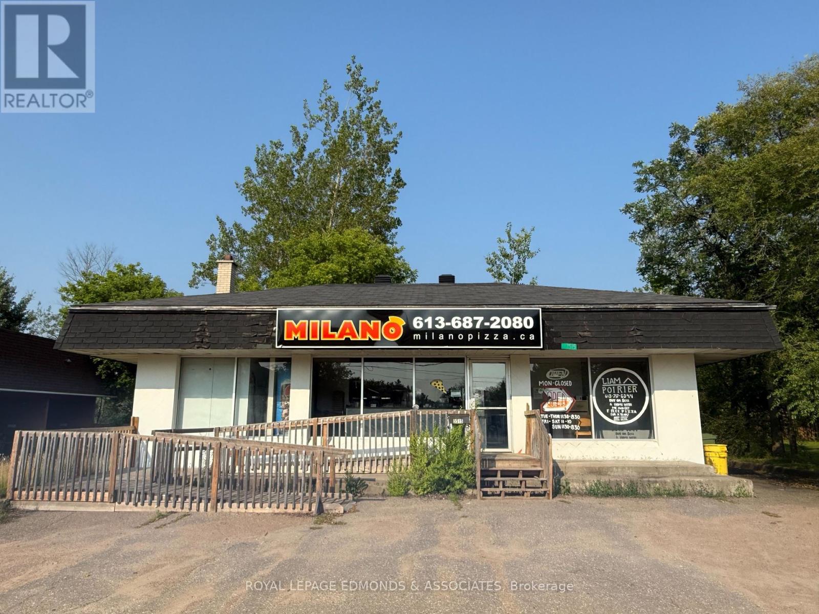 3515 Petawawa Boulevard, Petawawa, Ontario  K8H 1X1 - Photo 3 - X12303411